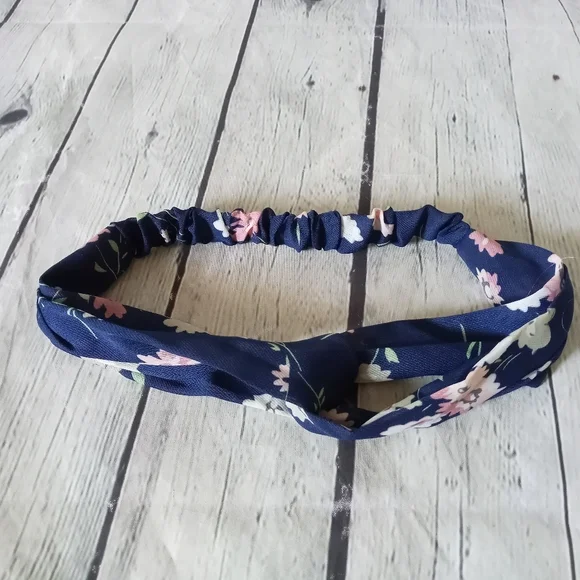 New lot of 5 patterned headbands - Picture 5 of 9